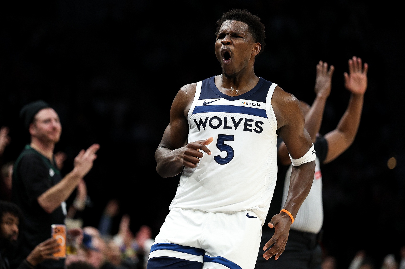 安卓APP-华子未进全明星首发？兰德尔：看到他上一场表现没 他能进MVP讨论